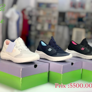 حذاء رياضي نسائي مريح Skechers
